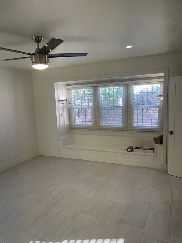 Foto del edificio - 1067 W 83rd St