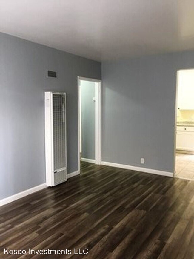 Foto del edificio - 7411 Hoover St