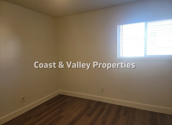 Building Photo - Parkside Manor - 1115 Parkside Street, Sal...