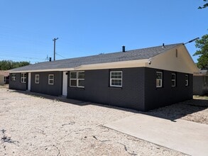 Building Photo - 1726 E Dartmouth St