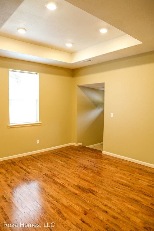 Building Photo - 459 S Main Ave