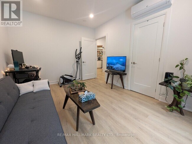 Photo du bâtiment - 105 Burnside Dr