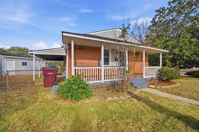 Foto del edificio - Three Bedroom House