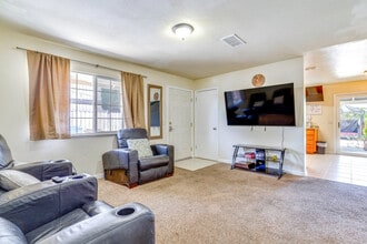 Building Photo - 110 Pasco Dr