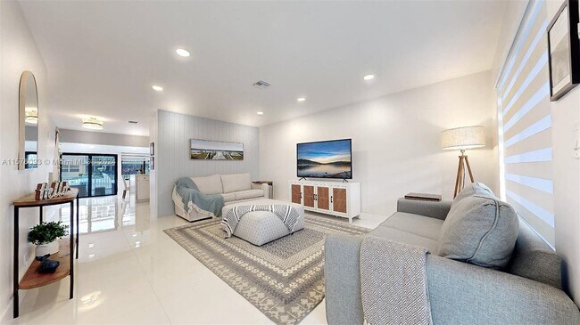 Foto del edificio - 1201 SW 12th Ct