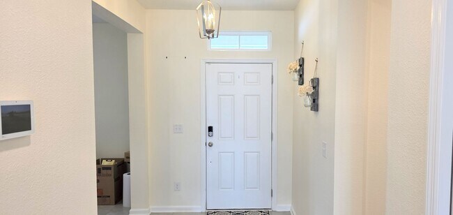 Foto del edificio - 3 bedroom 2 bath Open Floor Plan!