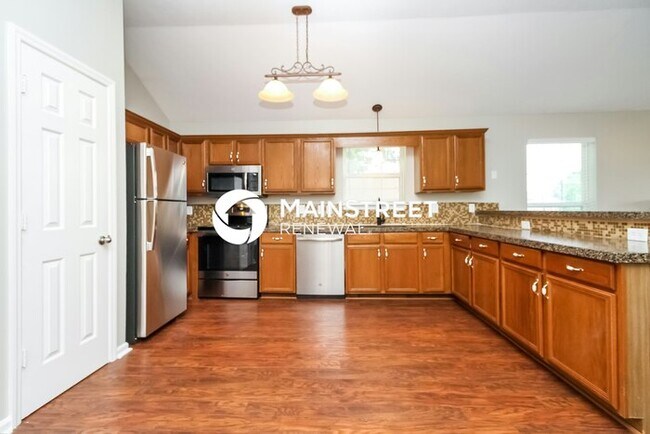 Foto del edificio - 3 Bedroom Pet-Friendly Home in La Vergne, TN with Main Street Renewal