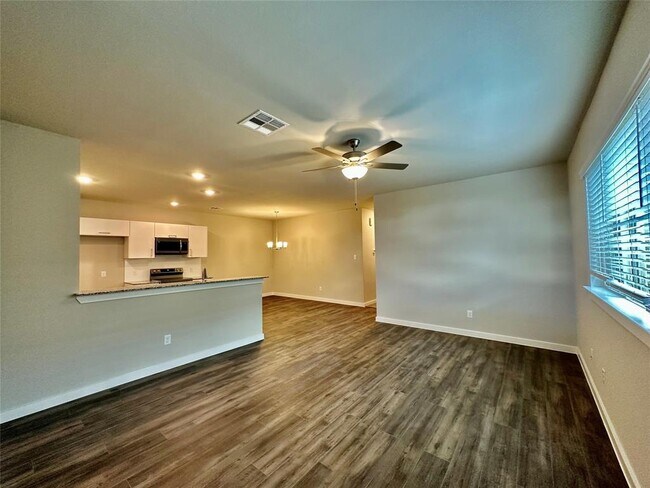 Foto del edificio - 9844 Grosbeak Ln