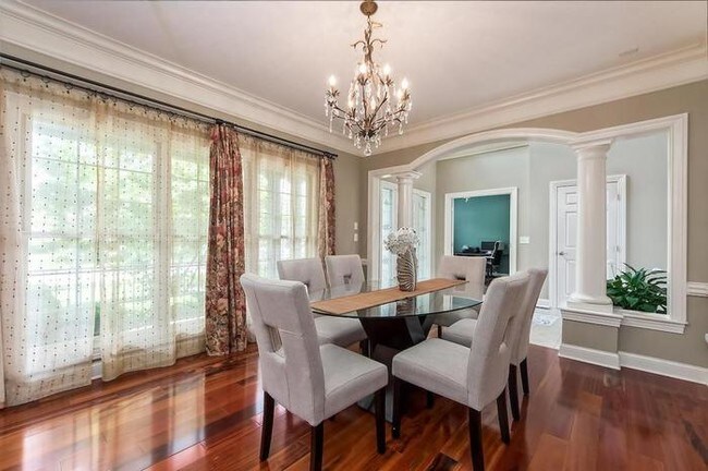 Building Photo - Executive Home in Ballantrae
