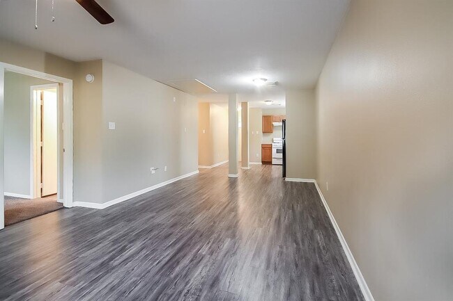 Foto del edificio - 6123 Settlers Square Ln