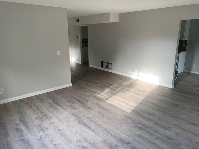 Building Photo - 545 Rosemont St
