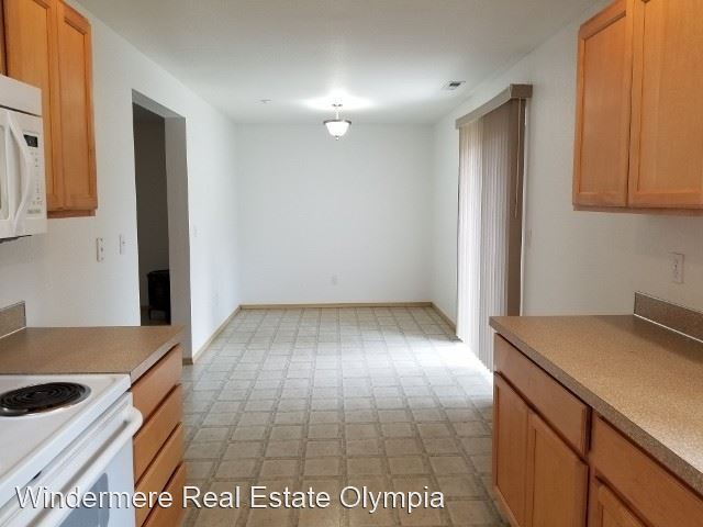 Building Photo - 4 br, 2.5 bath House - 4816 College Lane SE