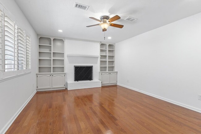 Building Photo - 3219 Thomasville Rd