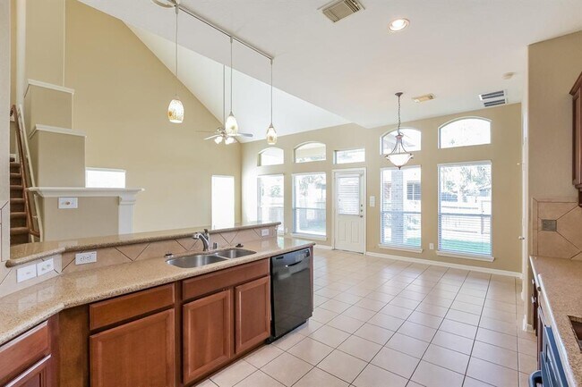Foto del edificio - 15910 Flowercroft Ct