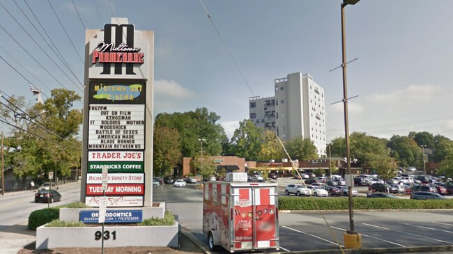 Foto del edificio - 833 Monroe Cir NE