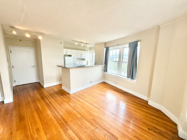 Foto del edificio - 534 Beacon St