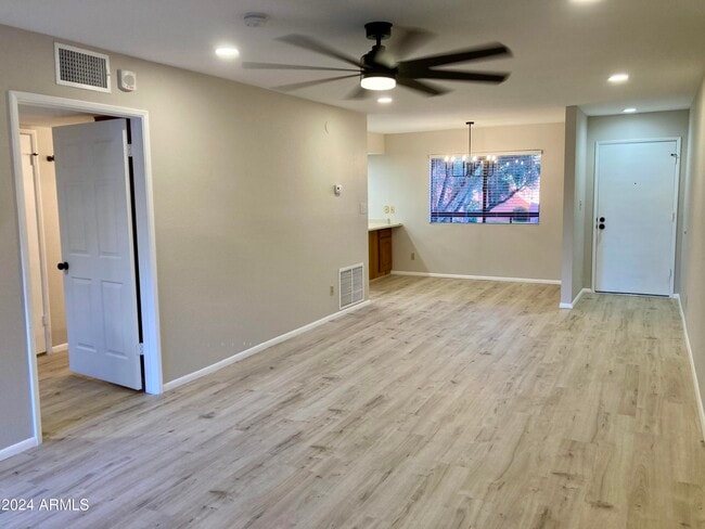 Building Photo - 12222 N Paradise Village Pkwy W