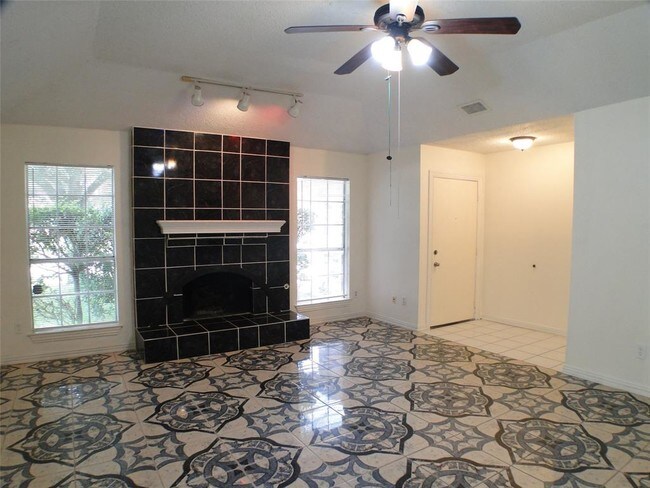 Building Photo - 16314 Sinaloa Dr