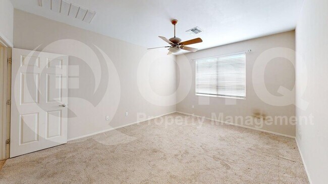 Foto del edificio - 12533 N School Day Dr