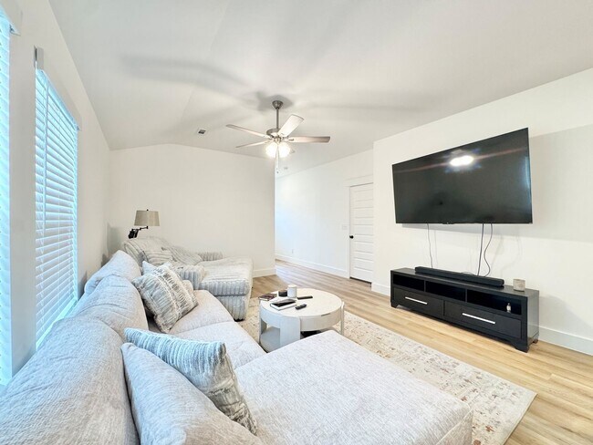 Foto del edificio - BRAND NEW 4 bedroom 2 bath home in Prairie Grove