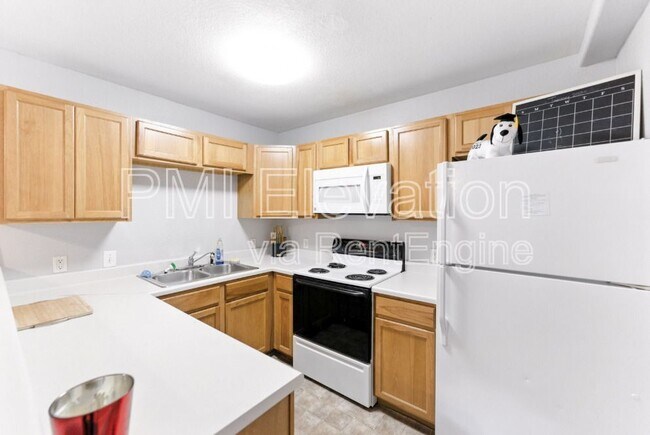 Building Photo - 17281 E Ford Dr