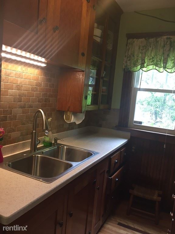 Building Photo - 17 Heath St