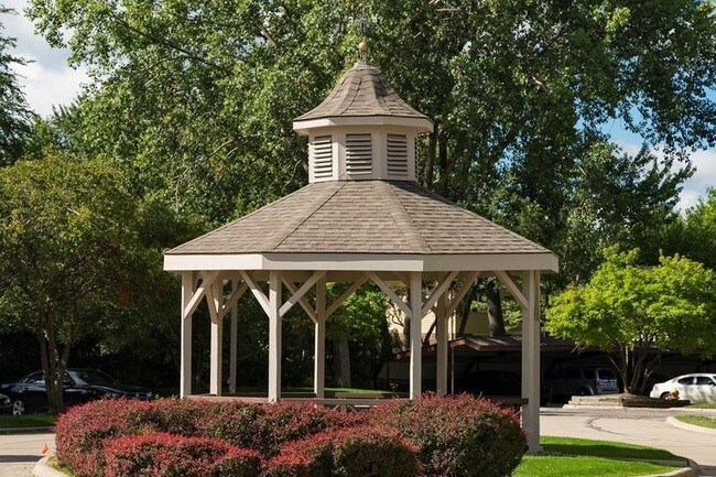 Building Photo - 24405 Weathervane Blvd