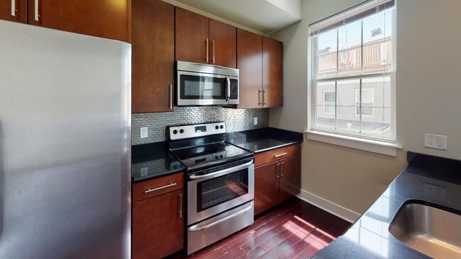 Building Photo - 2610 Webster St