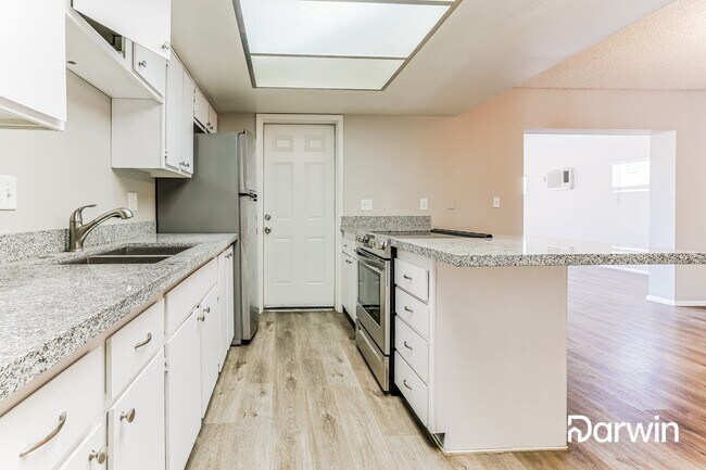 Building Photo - 3917 S Pine St, Tempe, AZ 85282
