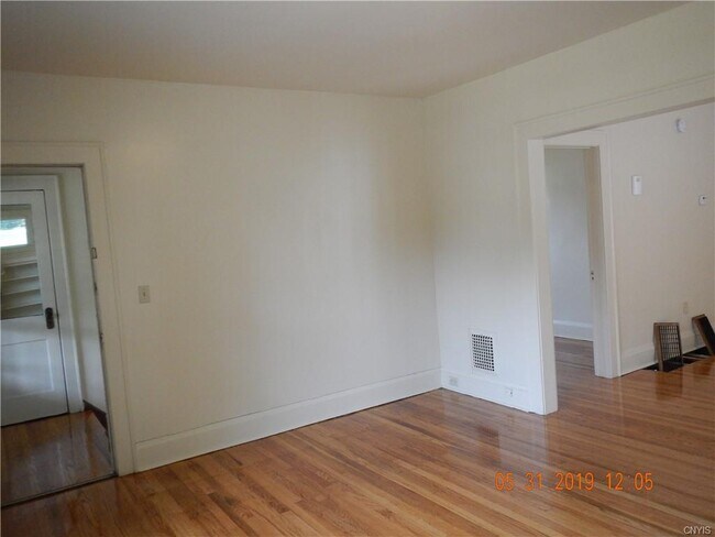 Foto del edificio - 147-49 Fellows Ave
