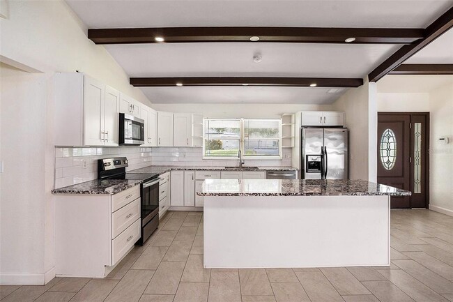 Building Photo - 1640 Picardy Cir
