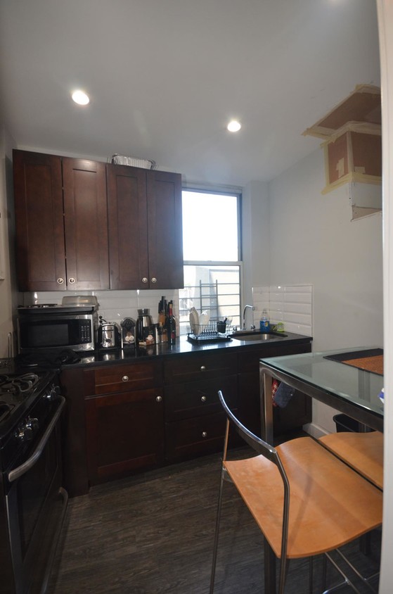 Building Photo - 123 Waverly Place