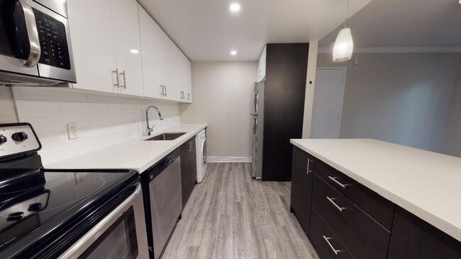 Building Photo - 455 Maple