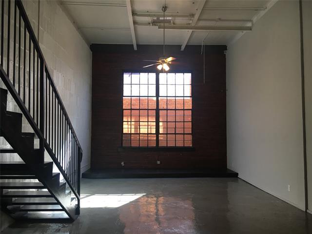 Building Photo - 2501 S Harwood St