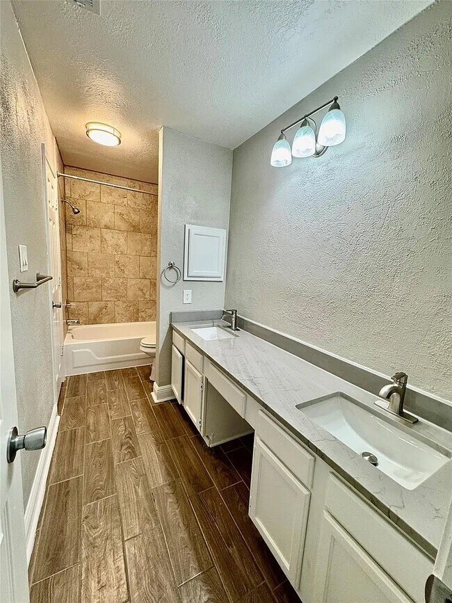 Building Photo - 5719 Verracio Ct
