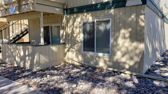 Foto del edificio - NICE 2 BED/1 BATH 963 SQ FT WILDCREEK COND...