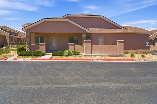 Foto del edificio - $2,990.95 - 4 Bed, 3 Bath Townhome In Commerce City with Central AC and In Unit Laundry!