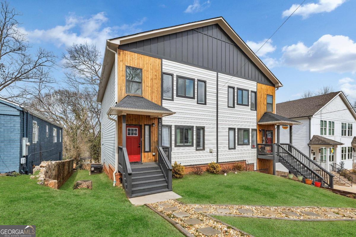 Primary Photo - 160 Vanira Ave SE
