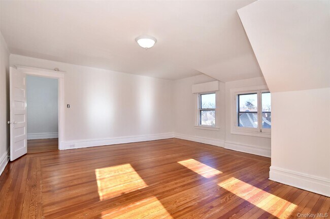 Foto del edificio - 132 Rich Ave