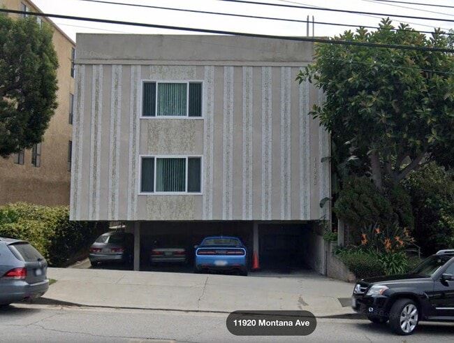 Building - 11920 Montana Ave