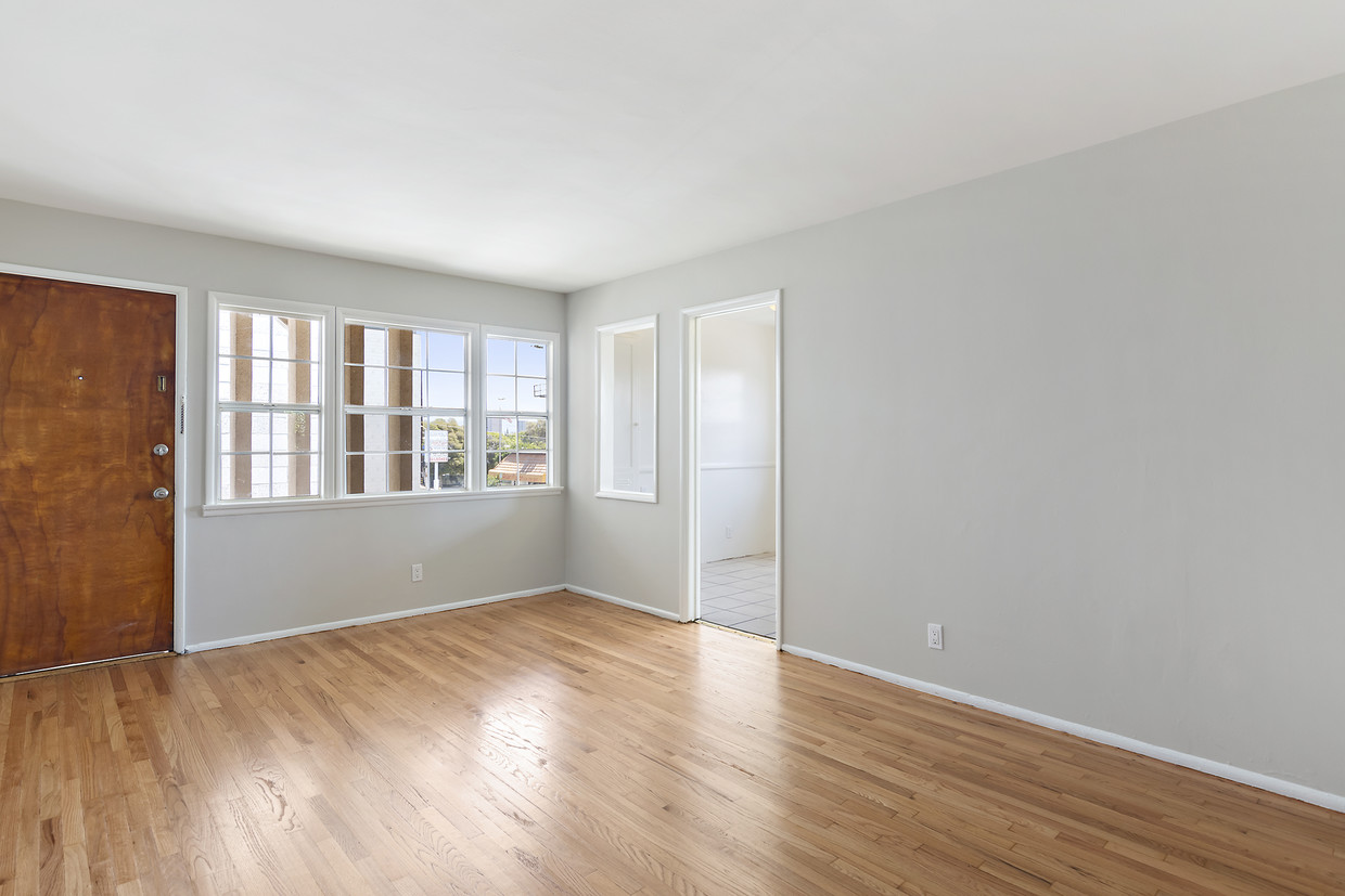 Primary Photo - 1725 Robertson Boulevard
