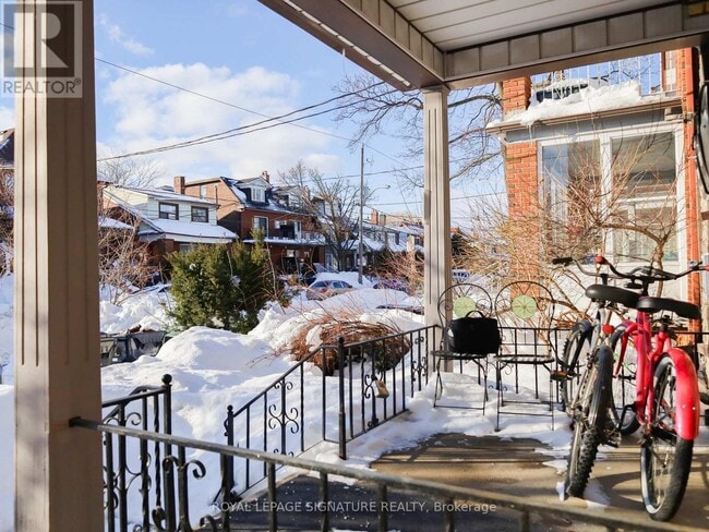 Building Photo - 167 Westmount Ave