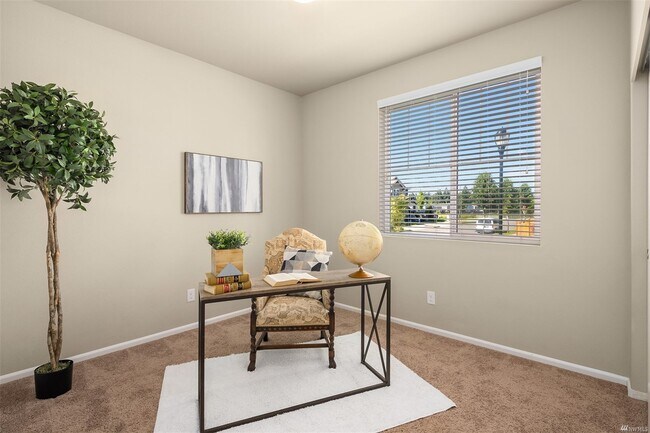 Foto del edificio - 3404 Hera St NE