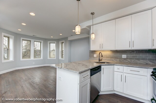 Foto del edificio - 2329 W Barry Ave