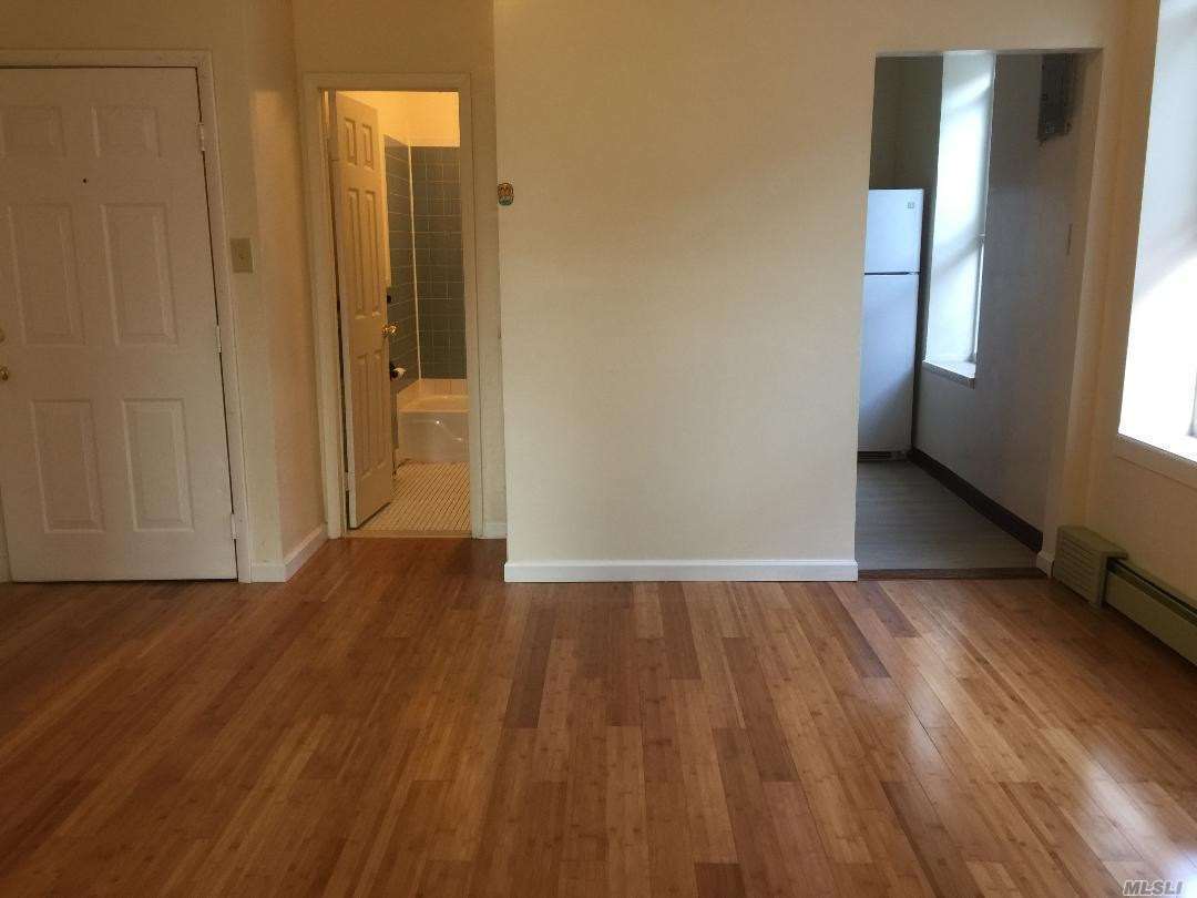 Foto principal - 519 Bristol St