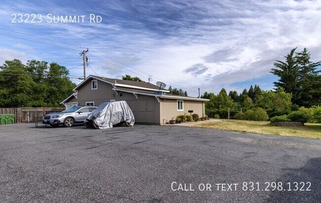 Foto del edificio - 23223 Summit Rd