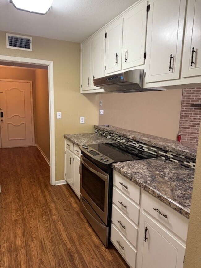 Foto del edificio - Move in ready! Three bedroom 2 bath home i...