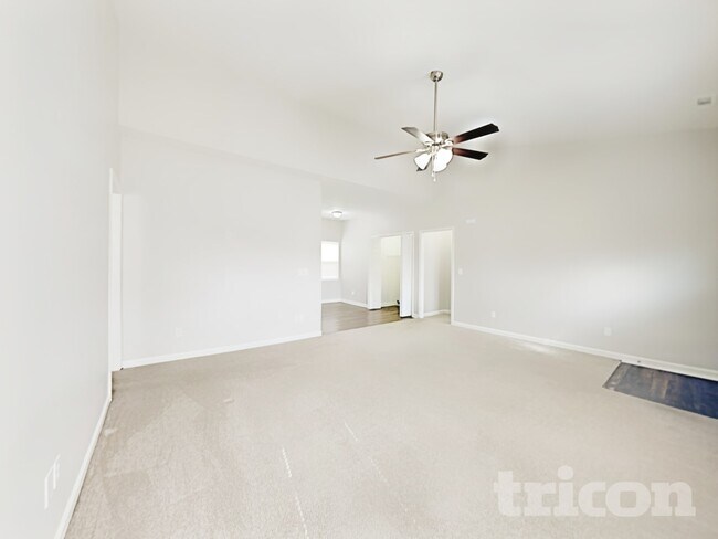 Foto del edificio - 2897 Shady Ln Ave