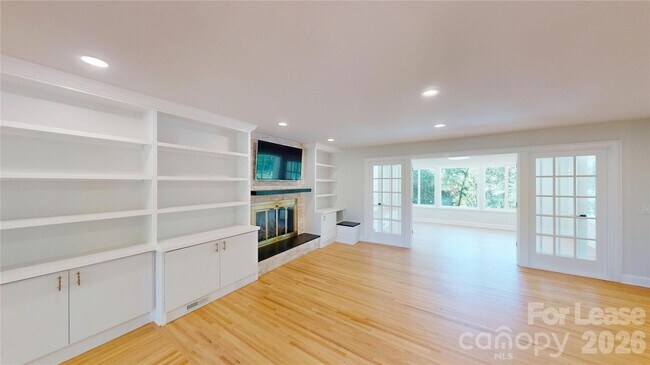 Building Photo - 3600 Carmel Rd