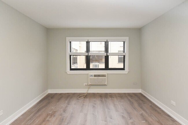 Foto del edificio - 450 W Barry Ave